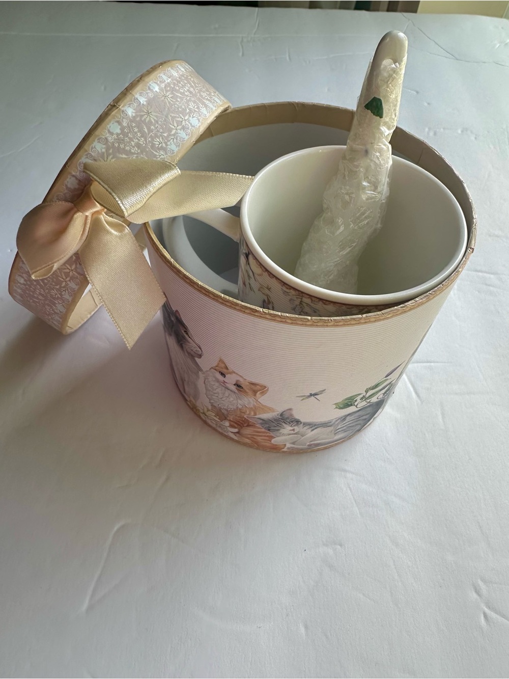 Cream multi Cat-Illustrated Ceramic Cup Mug Gift Set Tea or Coffee + Spoon